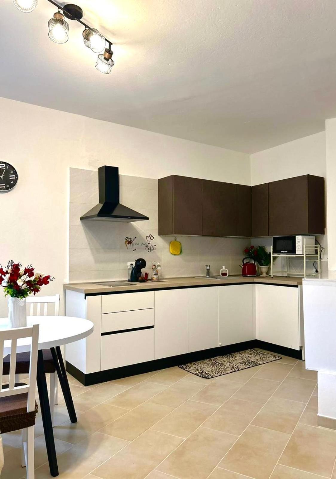 Monica'S Dream Apartment เวโรนา ภายนอก รูปภาพ