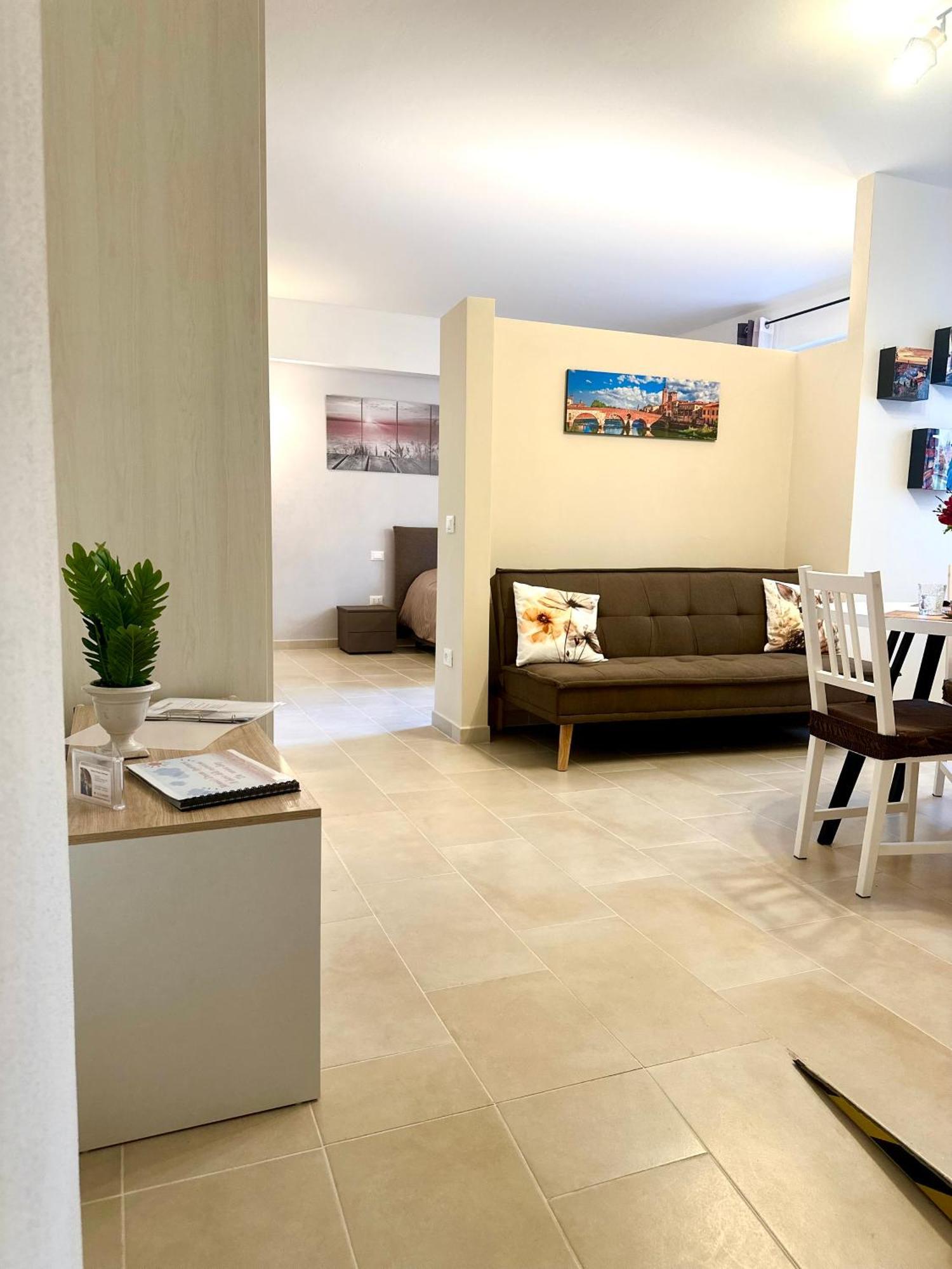 Monica'S Dream Apartment เวโรนา ภายนอก รูปภาพ