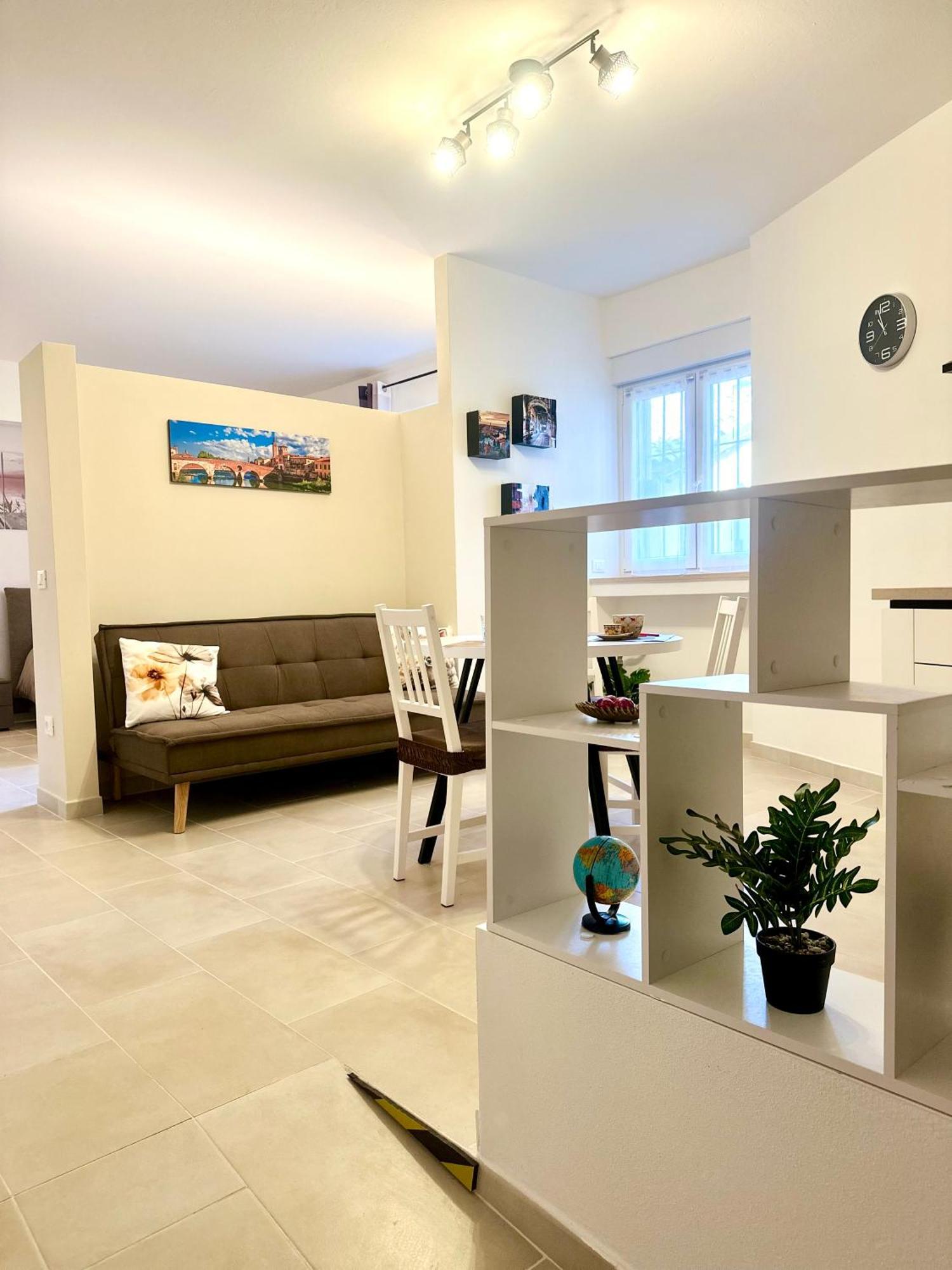 Monica'S Dream Apartment เวโรนา ภายนอก รูปภาพ